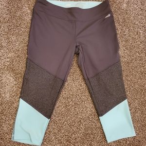 Avia capri workout pants